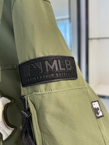 MLB NY Yankees Olive Green Fur Hood Down Parka