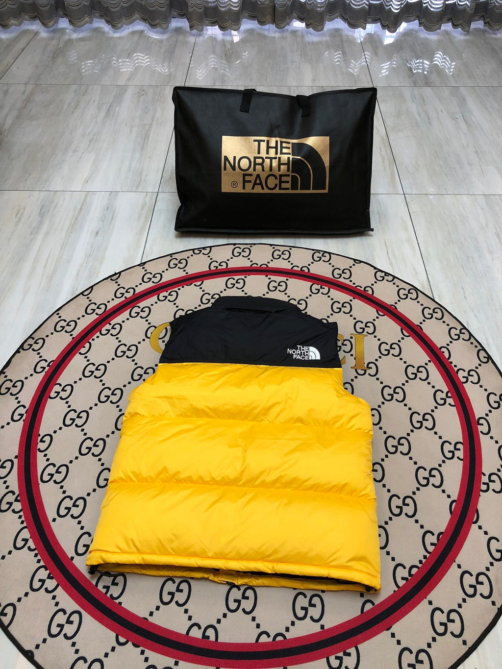 The North Face – Yellow/Black – 1996 Retro Nuptse Down Vest