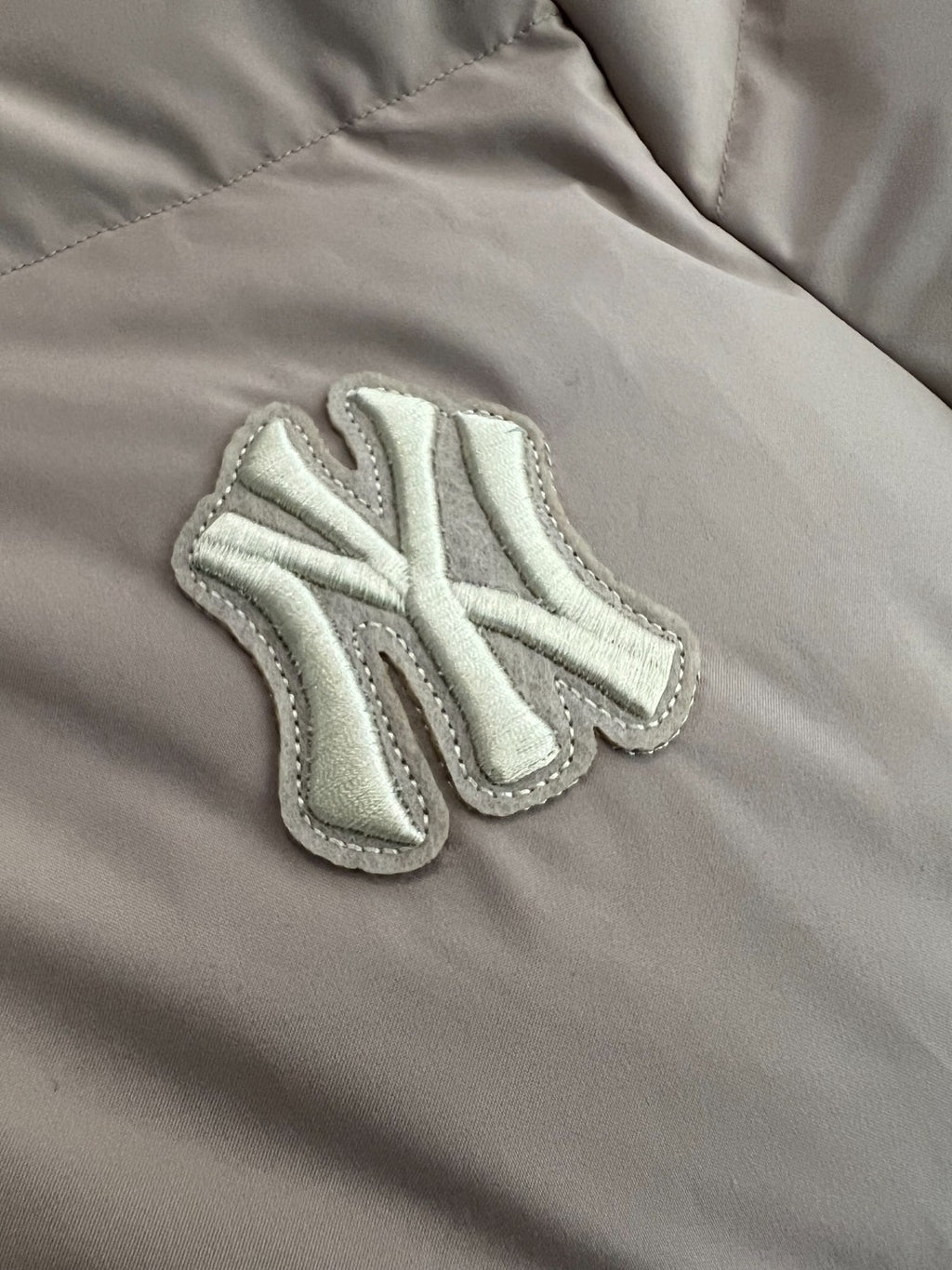MLB New York Yankees Beige Premium Down Long Parka Hooded