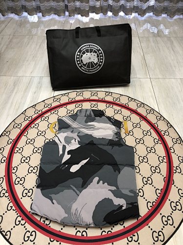 Canada Goose Camo Freestyle Crew Down Vest